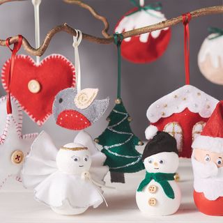 Christmas pendants and figures from felt & polystyrene