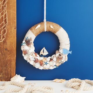 Design a maritime wreath