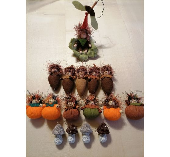 142_stinker-bimpf_Zapfen-, Kürbis-, Ahornmännchen mit Mini-Pilzen für meinen Herbstast