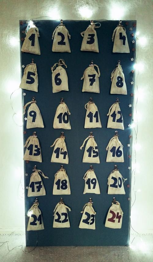 Adventskalender mit Lichterkette Adventskalender basteln Anleitung