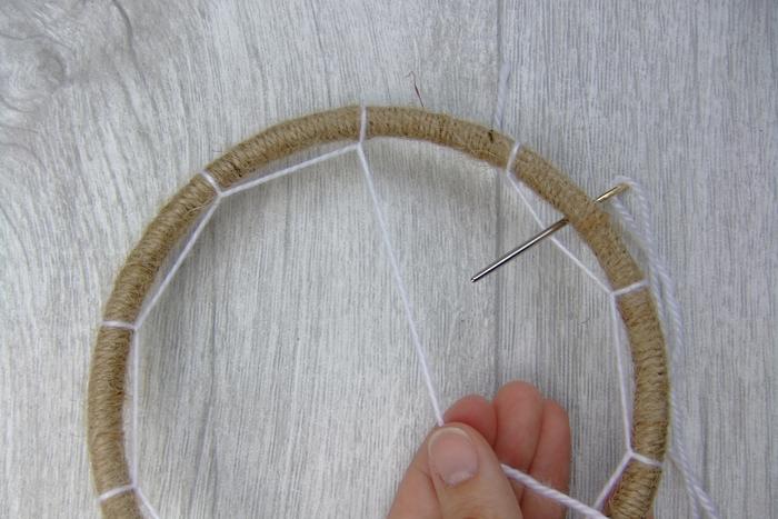 Dromenvanger maken - web weven4 Dromenvanger zelf maken - web weven4