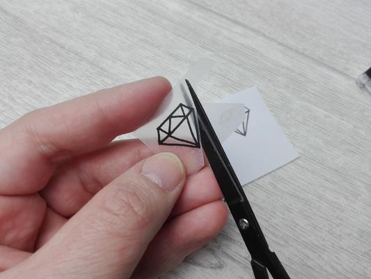 Earrings DIY: Cut out Shrink Plastic Make your own jewelry with shrink plastic