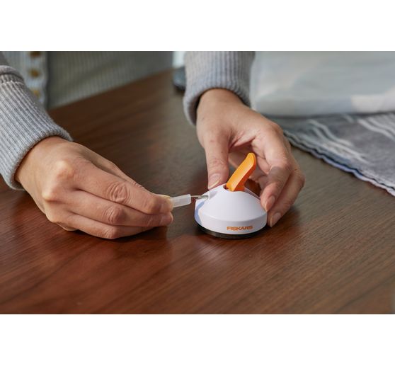 Fiskars Table seam ripper