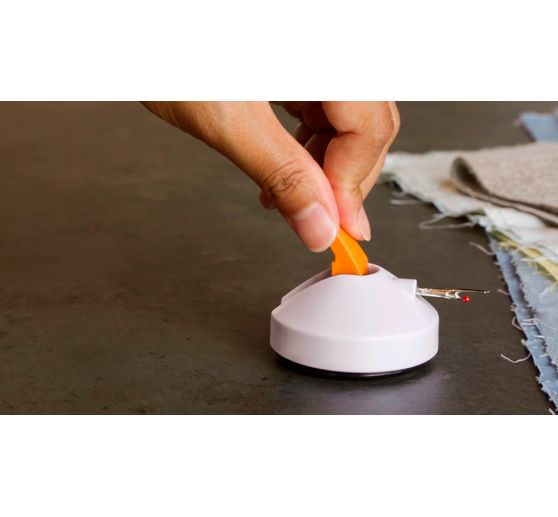 Fiskars Table seam ripper