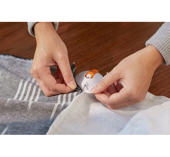 Fiskars Table seam ripper