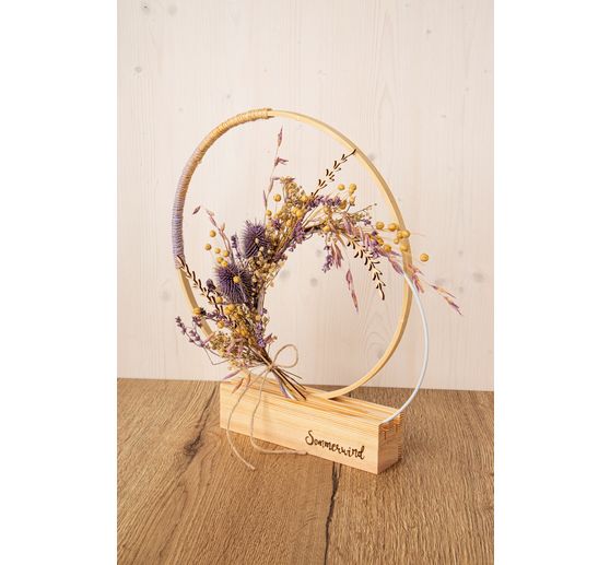 Houten standaard voor ringen