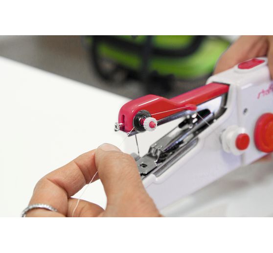 Hand sewing machine