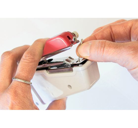 Hand sewing machine