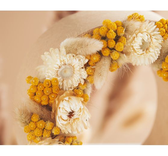Straw flower heads