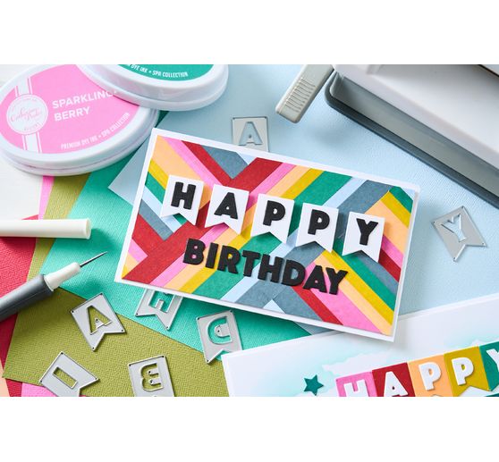 Sizzix Thinlits Ponssjabloon "Birthday Bunting van Catherine Pooler"