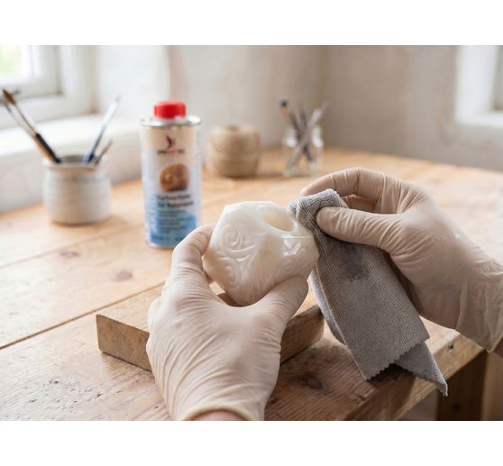 Colour enhancer for natural stone