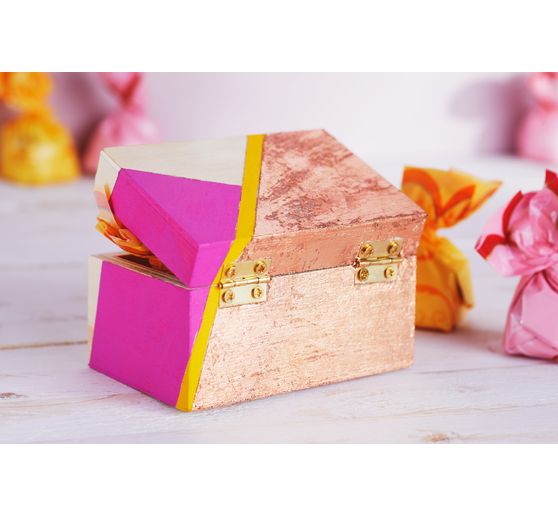 VBS Wooden box with magnetic closure