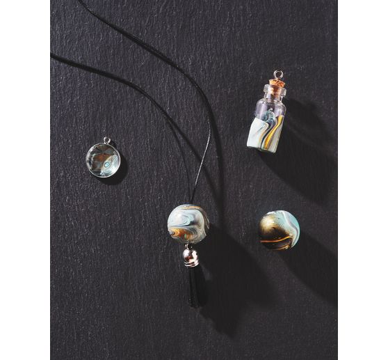 VBS Jewellery Pouring