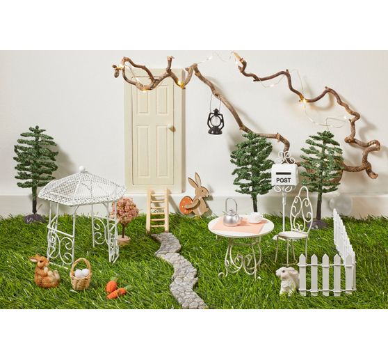 Miniature tree flowering