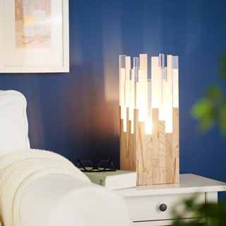 Lamp gemaakt van knutselblokken