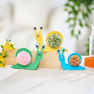 Funny pompoms snails